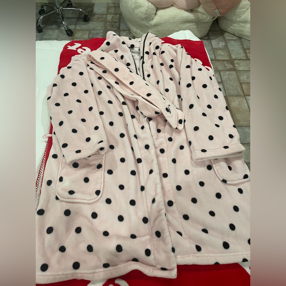 VICTORIA SECRET BATHROBE LIMITED EDITION